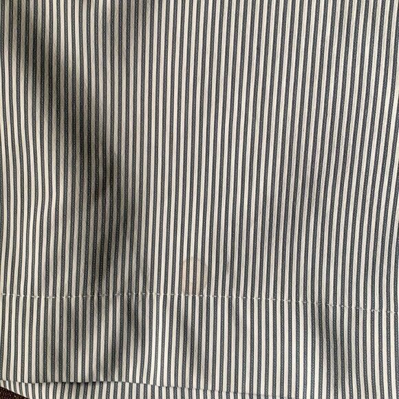 EUC WOMEN’S NIKE GOLF SIZE 6 PINSTRIPED SHORTS - Picture 6 of 7